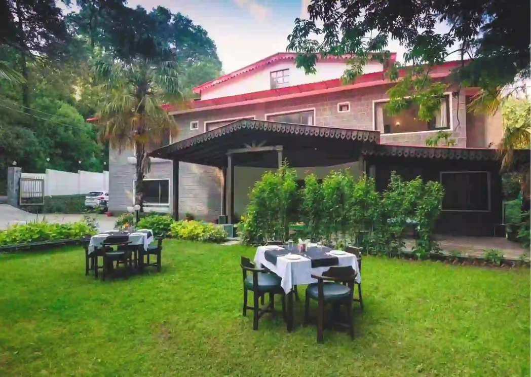 Langdale Manor hotel in Nainital